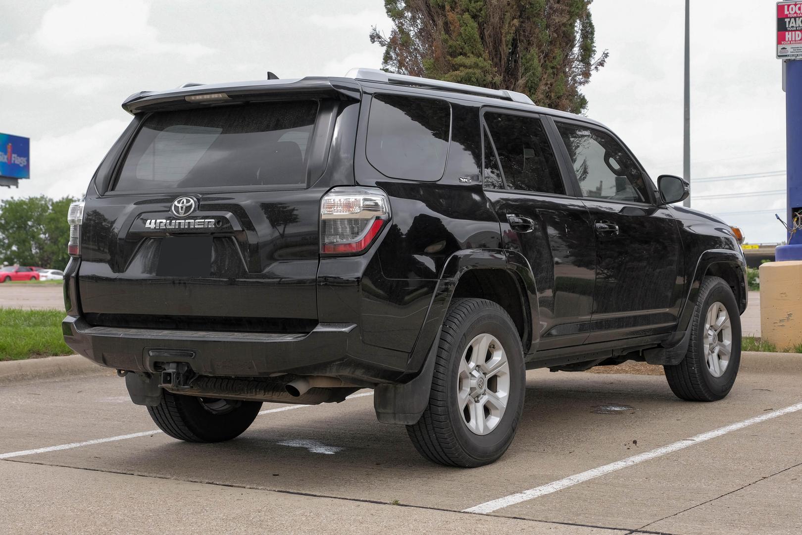 2014 Toyota 4Runner SR5 photo 9