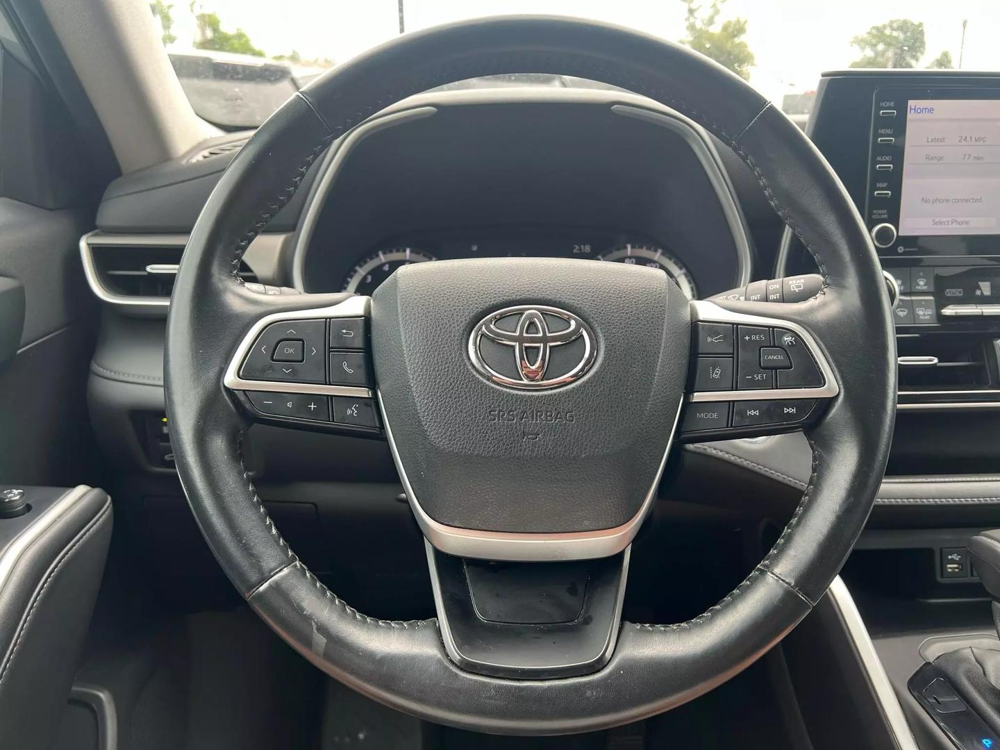 2022 Toyota Highlander - Image 26