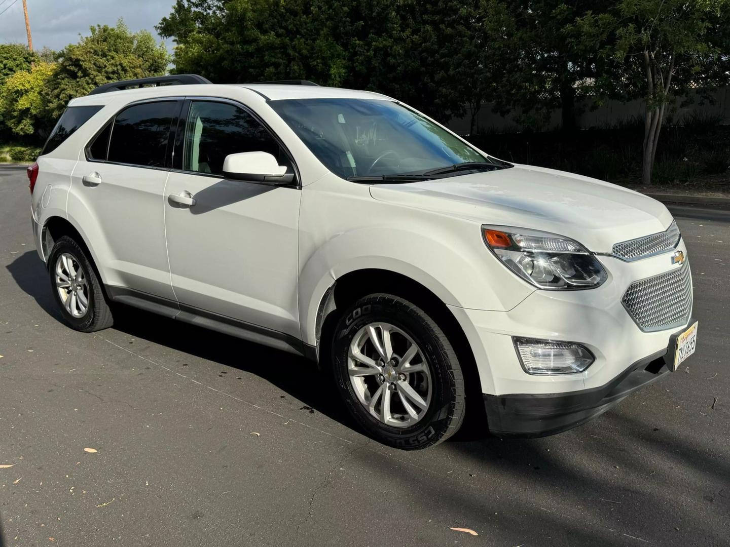 2017 Chevrolet Equinox LT photo 8