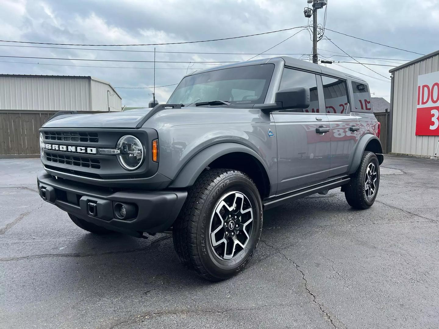 2023 Ford Bronco - Image 1