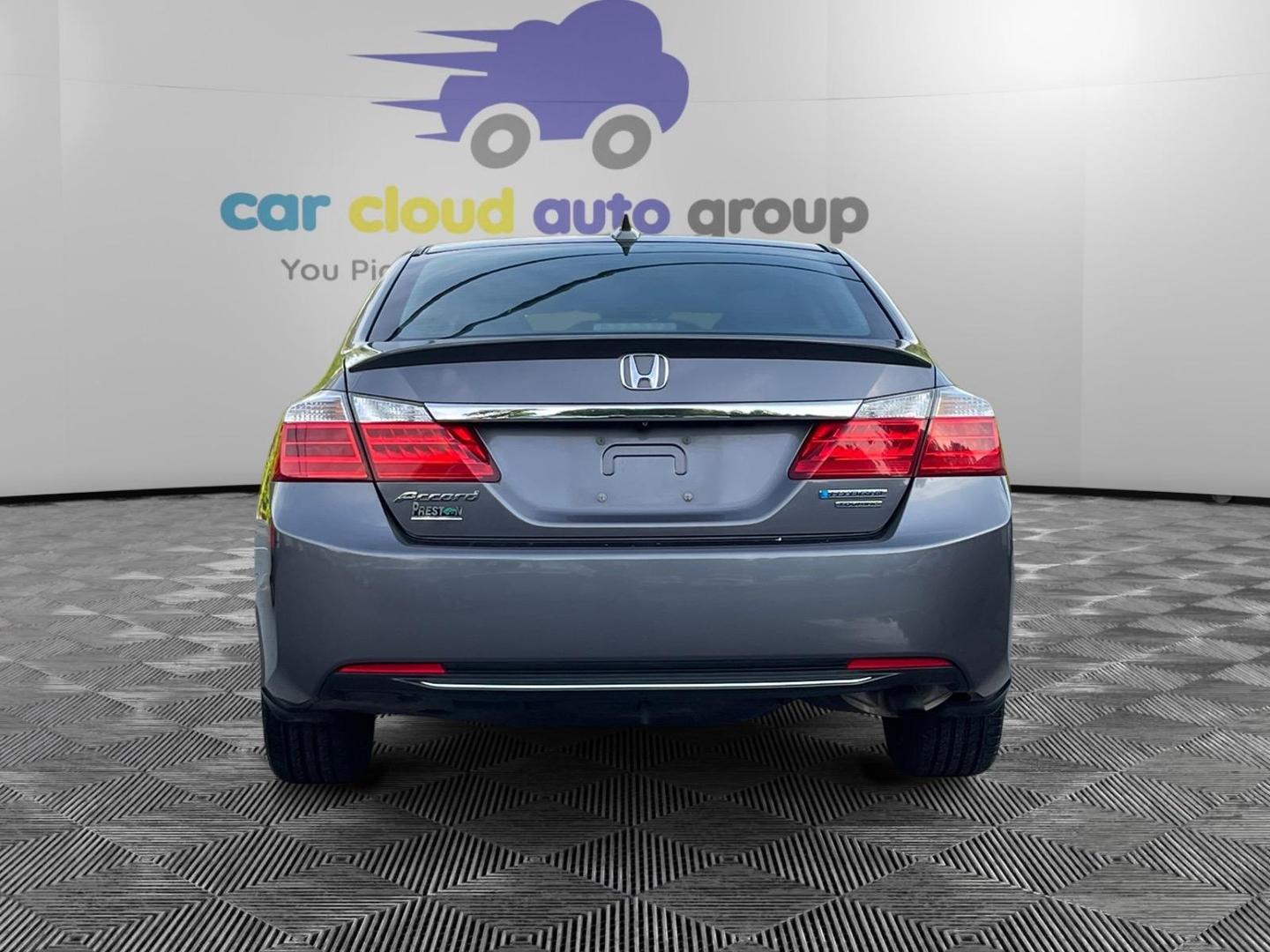 2015 Honda Accord Hybrid Touring Sedan 4d - Image 4