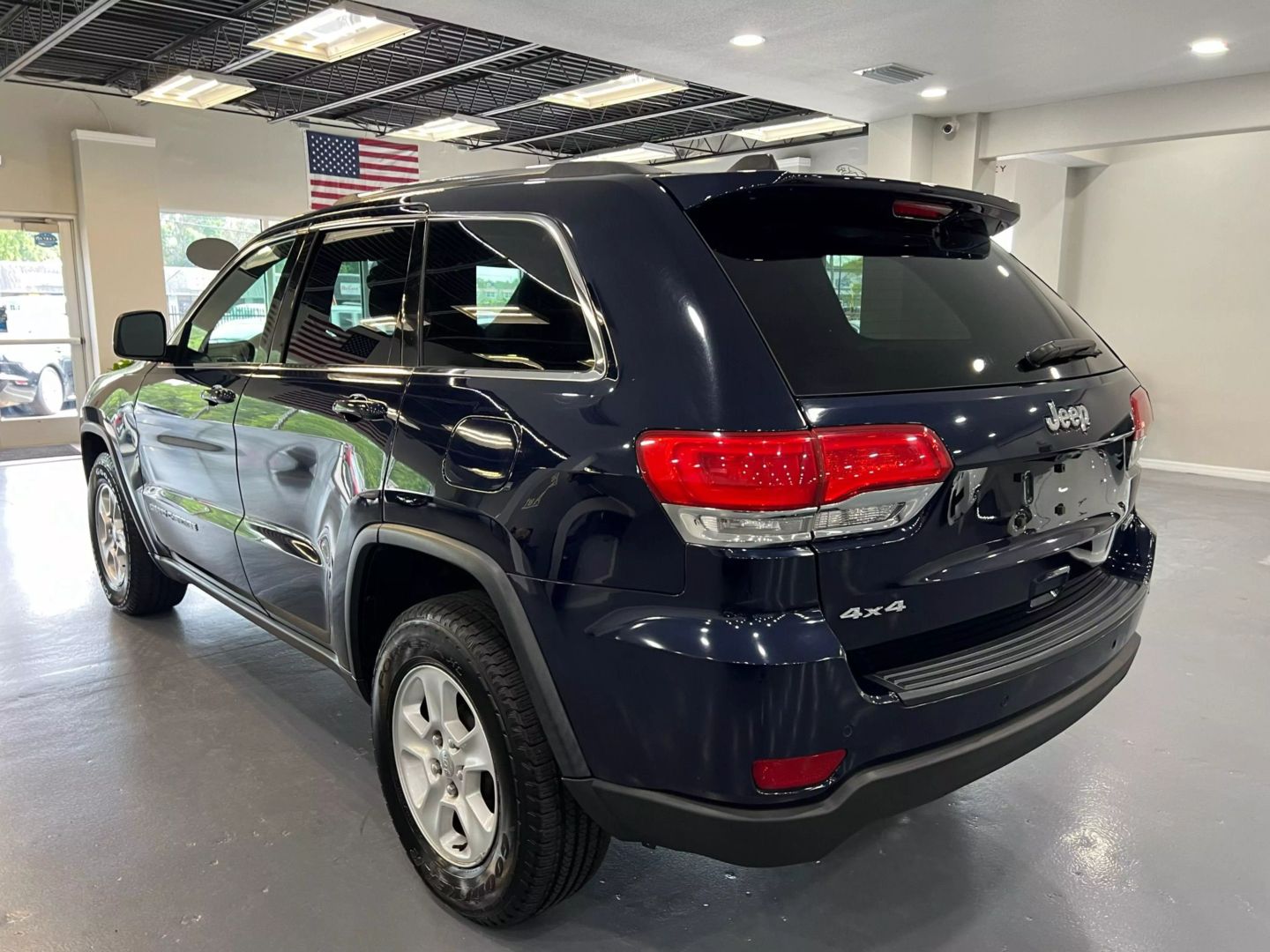 2017 Jeep Grand Cherokee Laredo Sport Utility 4d - Image 5