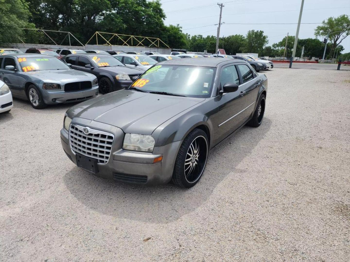 2008 Chrysler 300 LX photo 2