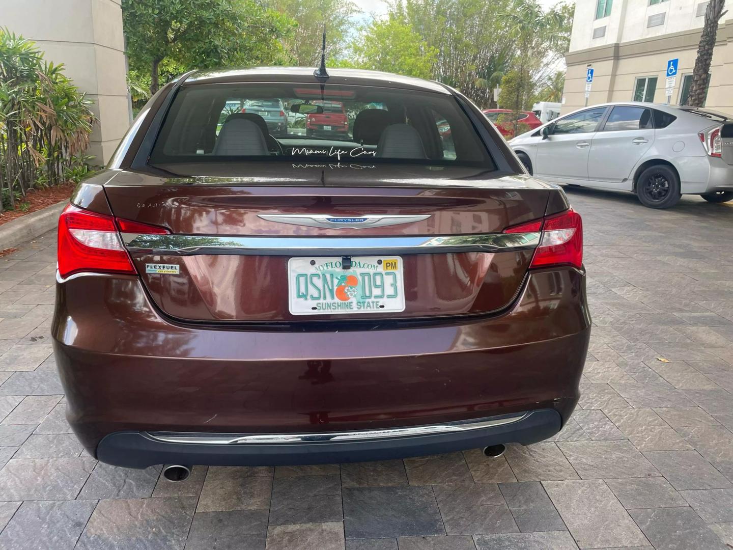 2013 Chrysler 200 Touring photo 8