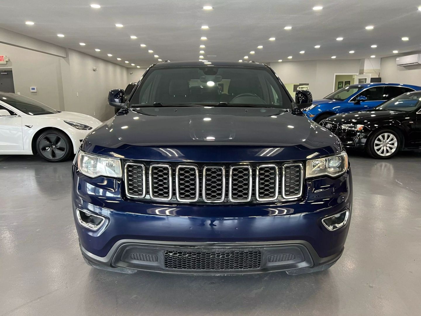2017 Jeep Grand Cherokee Laredo Sport Utility 4d - Image 2
