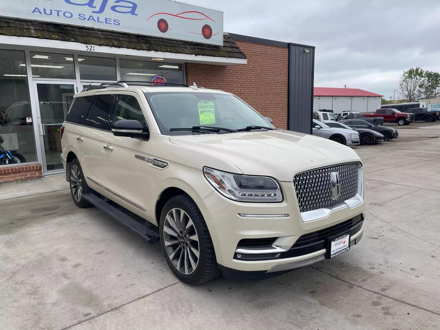 2018 Lincoln Navigator Select photo 2