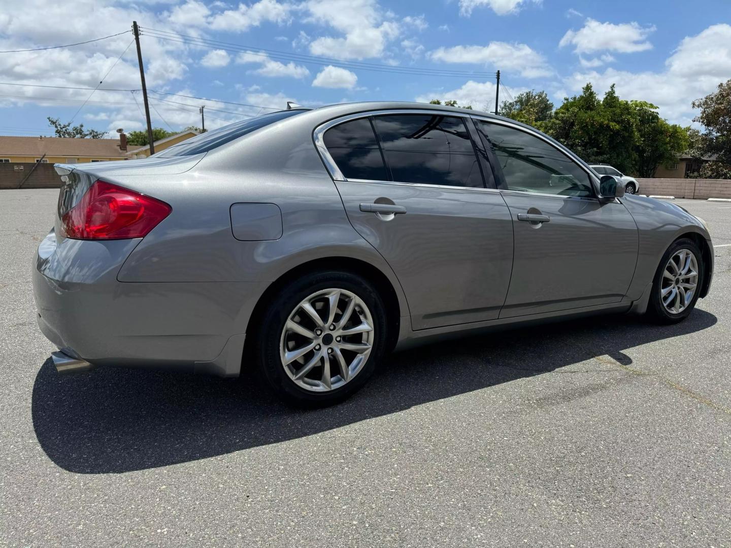 2008 INFINITI G 35 Journey photo 2