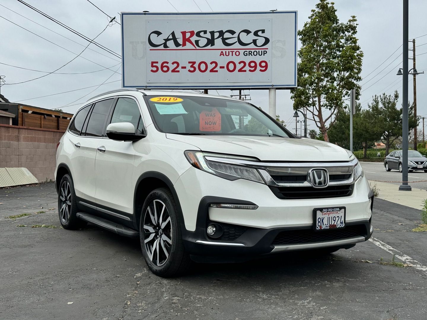 2019 Honda Pilot Touring w/Rear Captain's Chairs