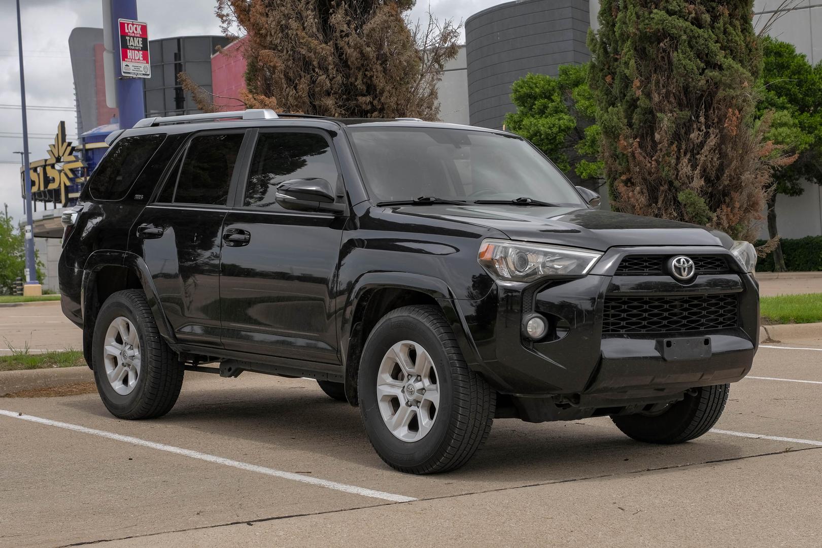 2014 Toyota 4Runner SR5 photo 8