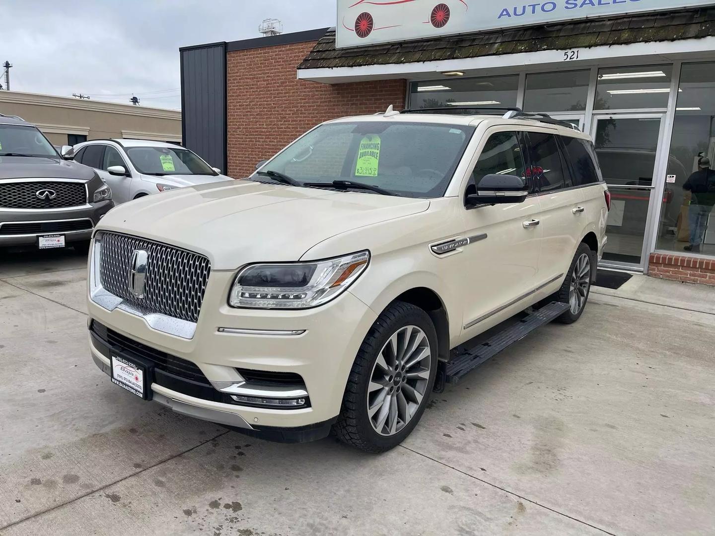 2018 Lincoln Navigator Select photo 4