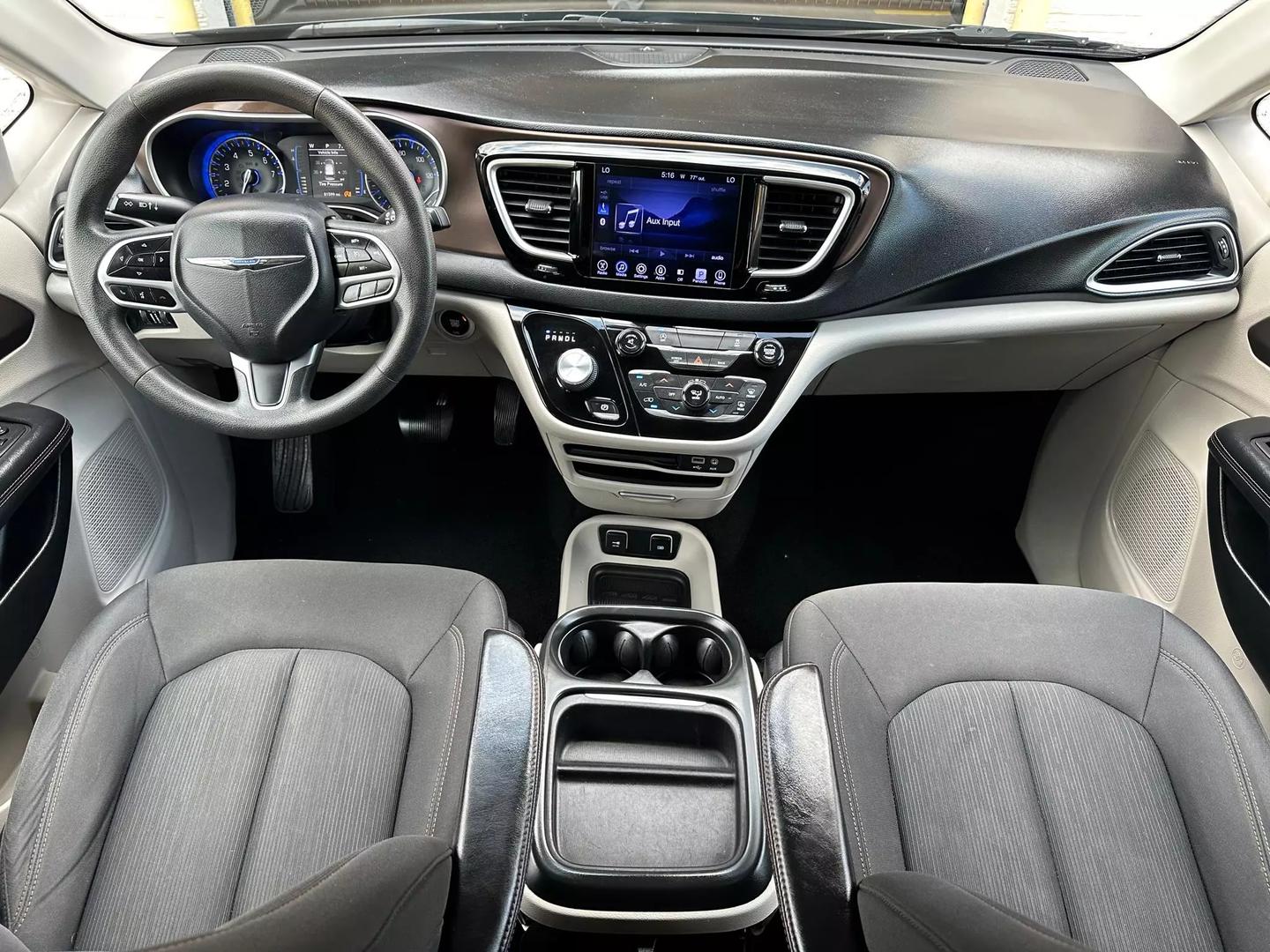 2017 Chrysler Pacifica - Image 34