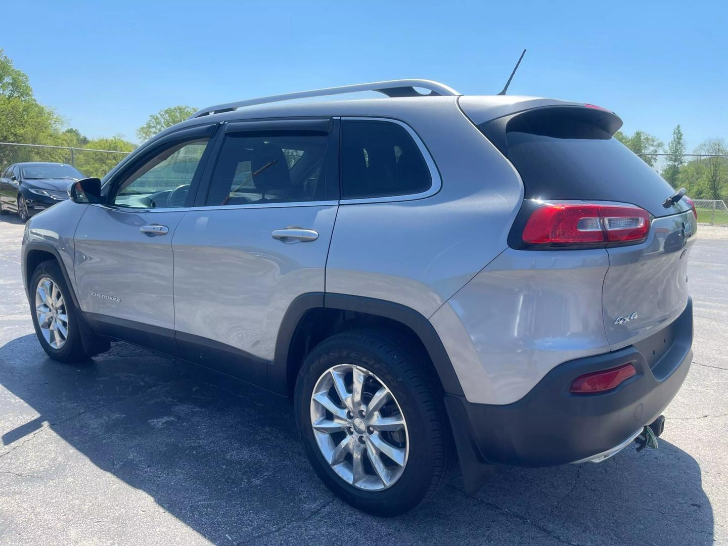 2015 Jeep Cherokee Limited photo 18