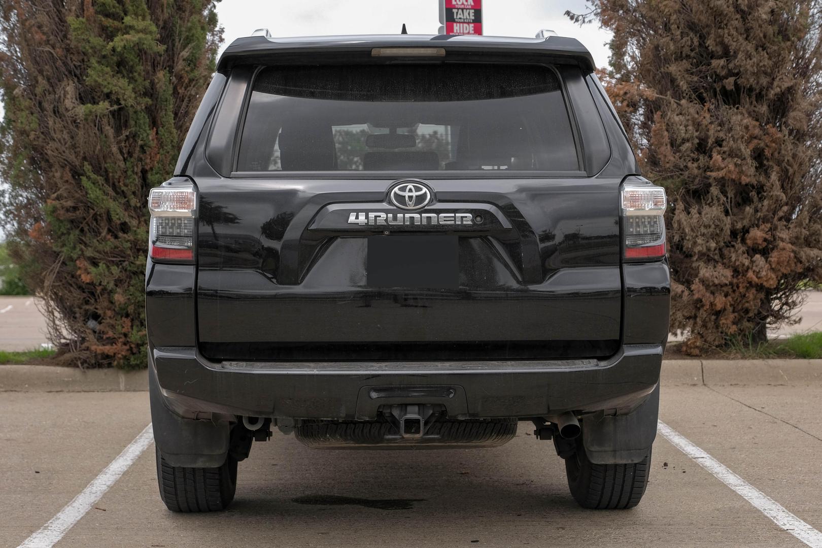 2014 Toyota 4Runner SR5 photo 12