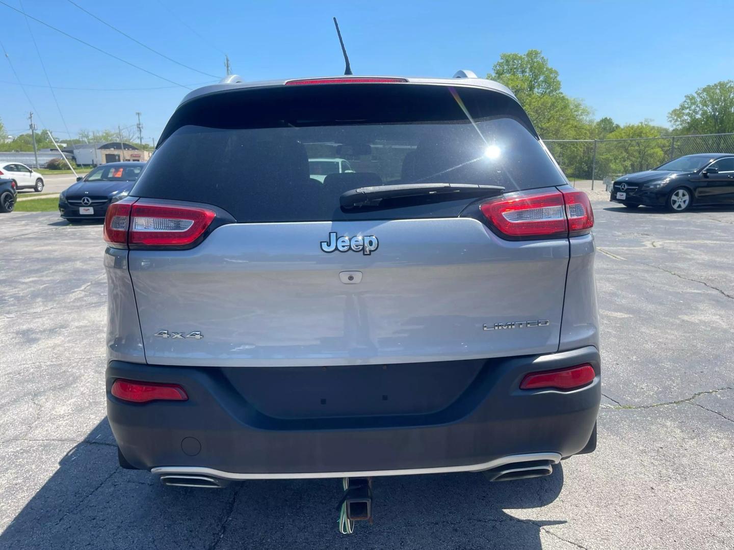 2015 Jeep Cherokee Limited photo 17