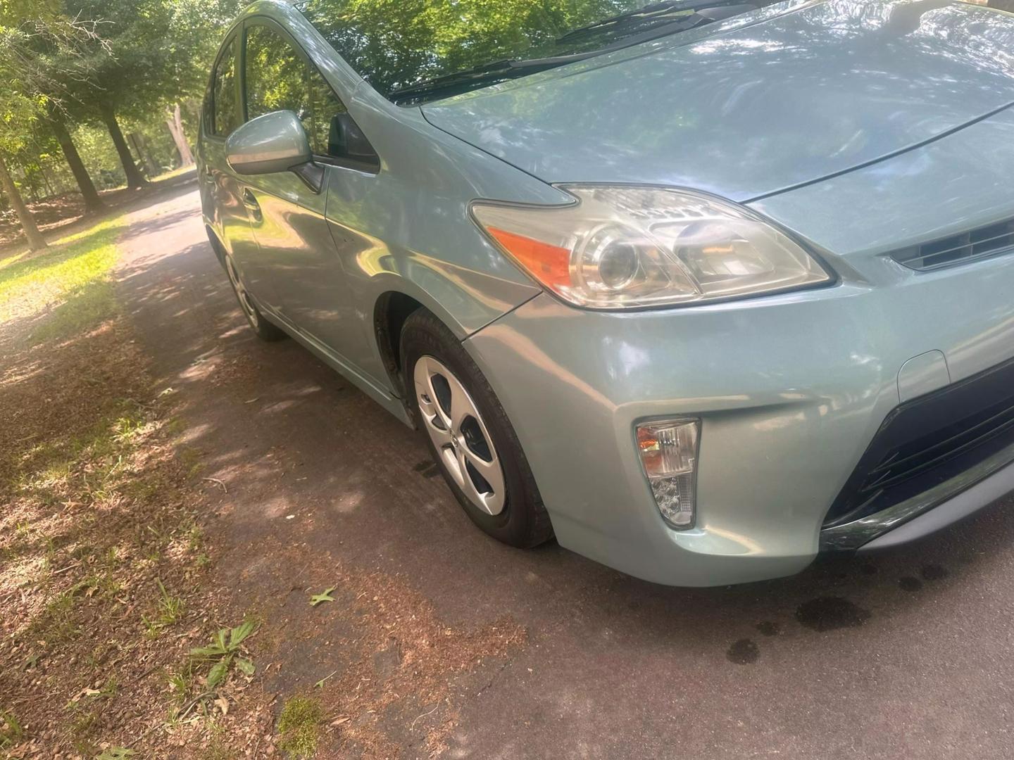 2013 Toyota Prius One photo 2