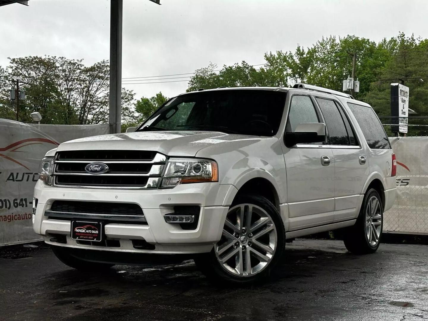 2017 Ford Expedition - Image 1