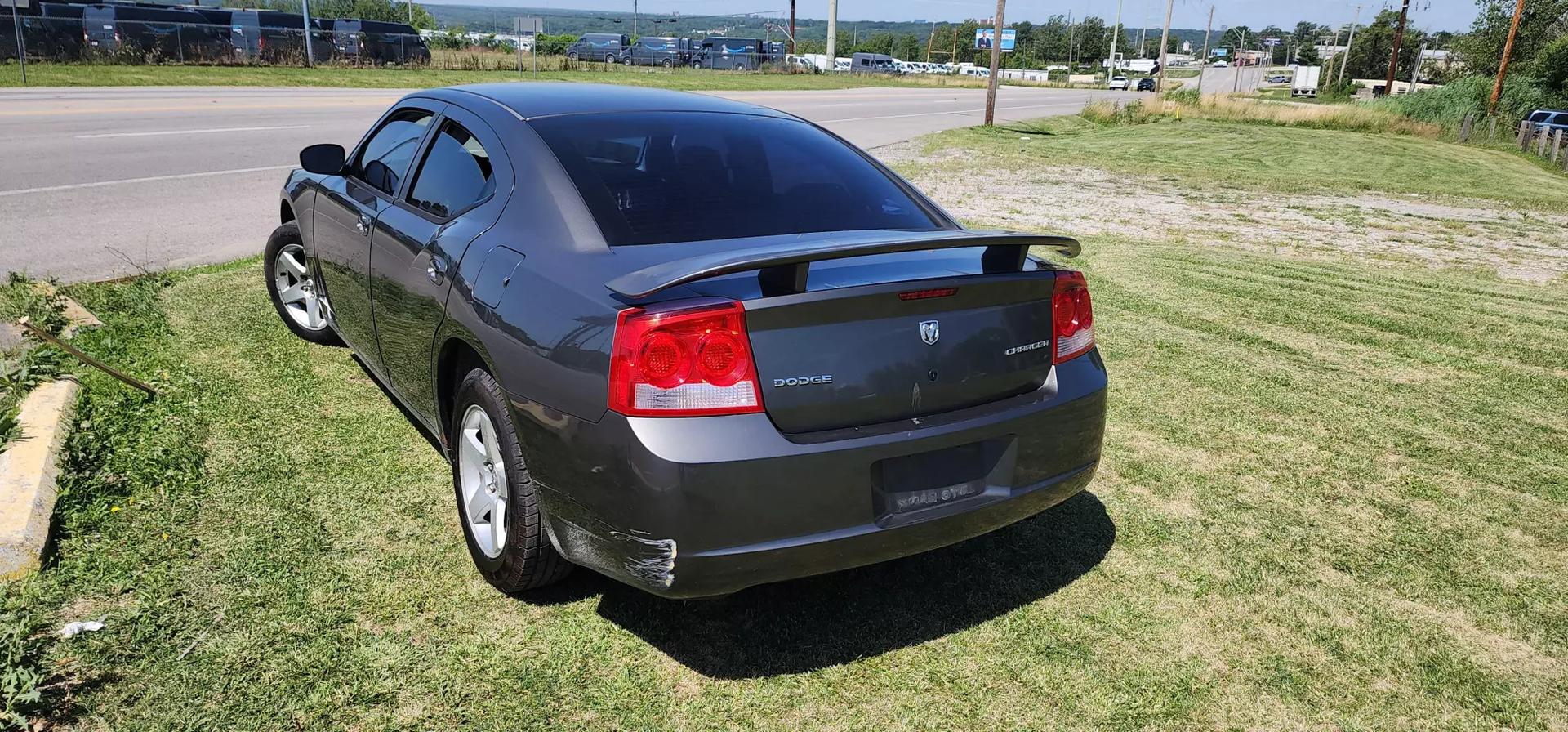 2009 Dodge Charger SE photo 6