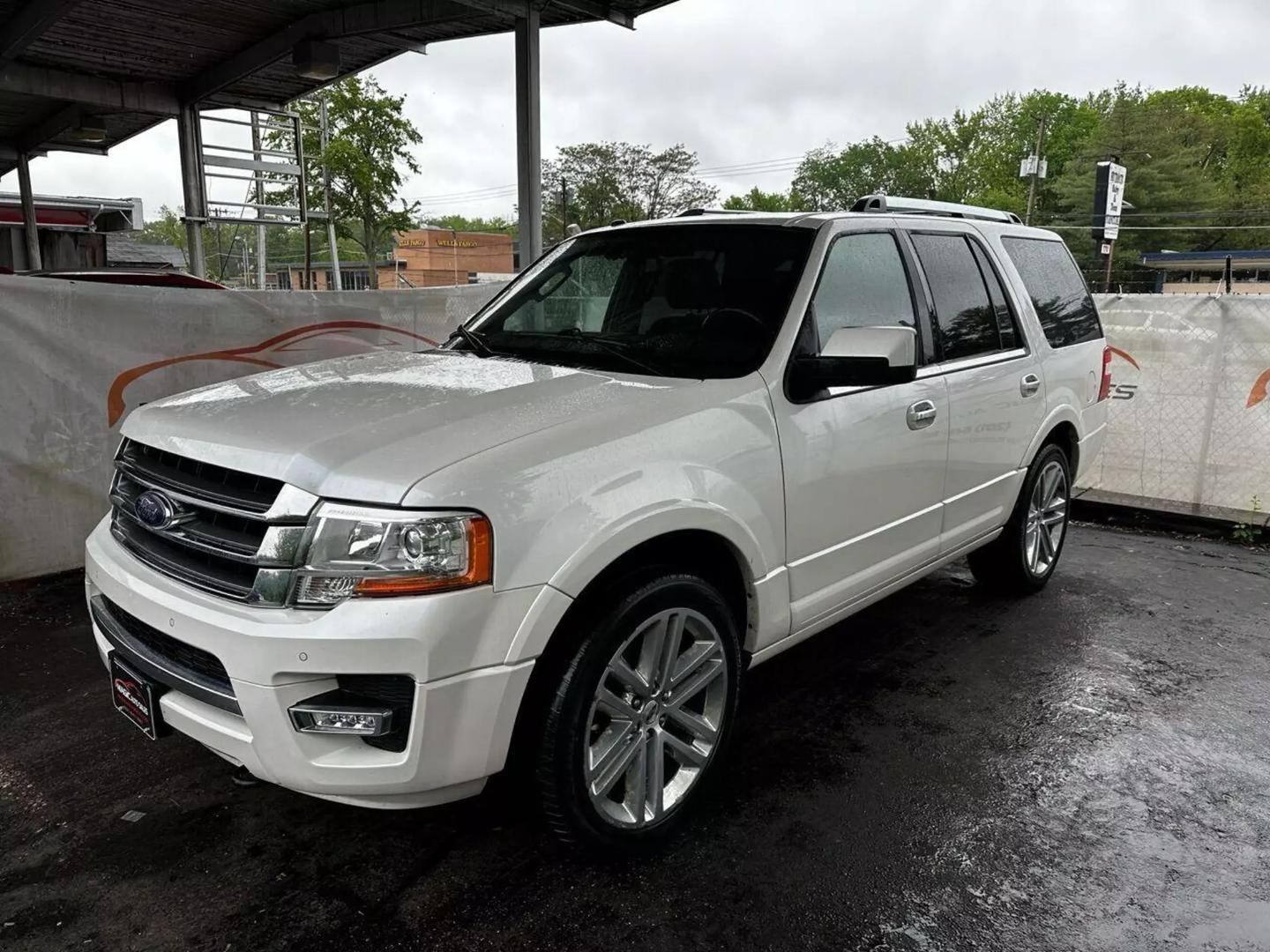 2017 Ford Expedition - Image 11