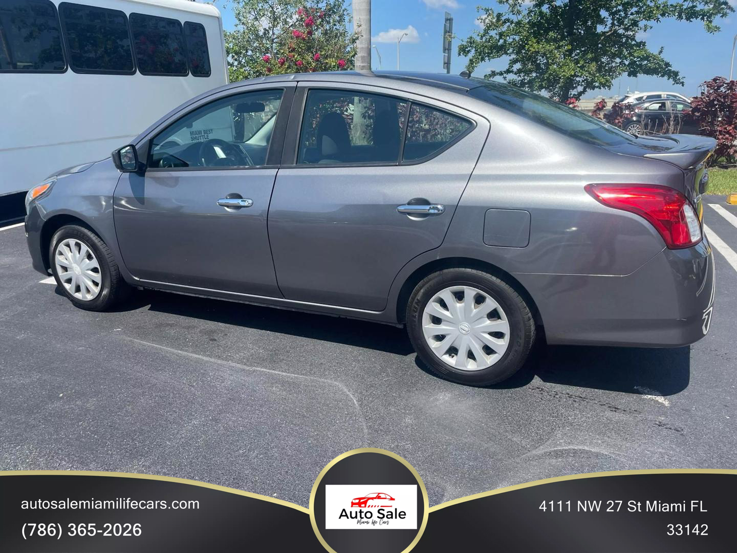 2017 Nissan Versa Sedan S photo 3