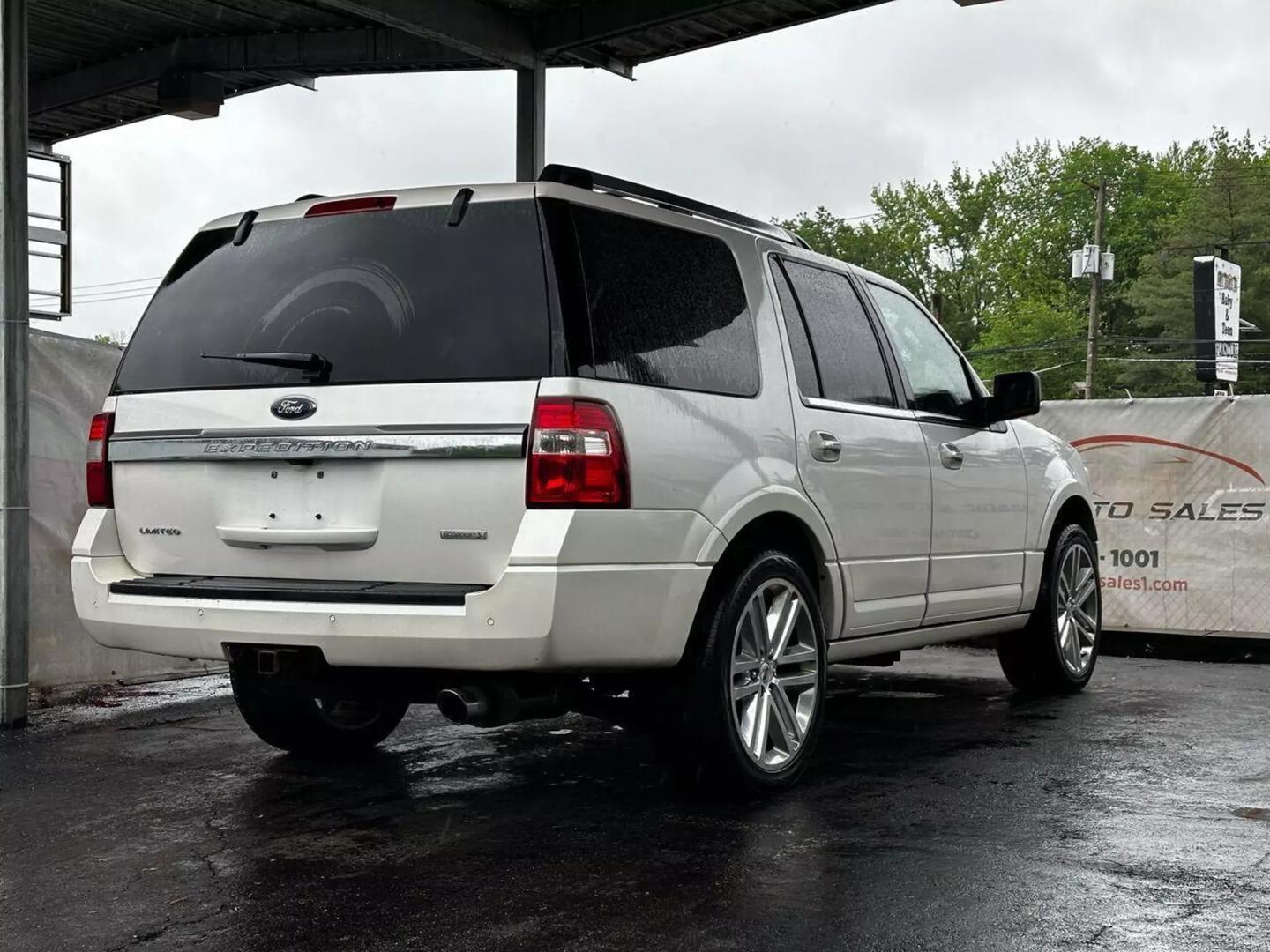 2017 Ford Expedition - Image 9