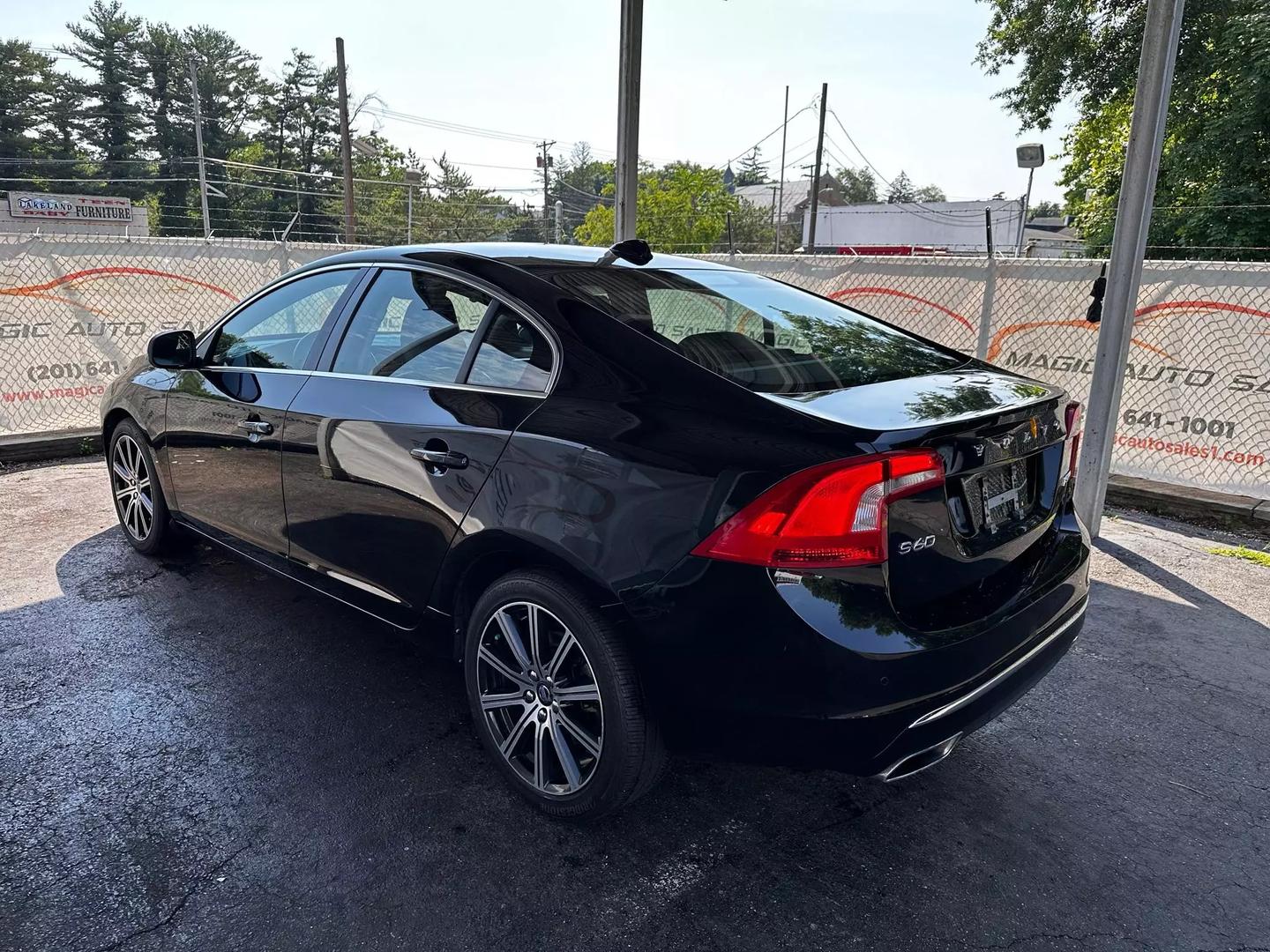 2018 Volvo S60 - Image 13