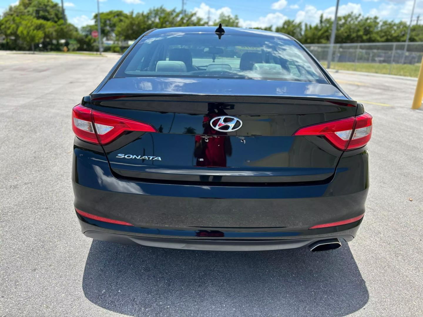 2016 Hyundai Sonata SE photo 4