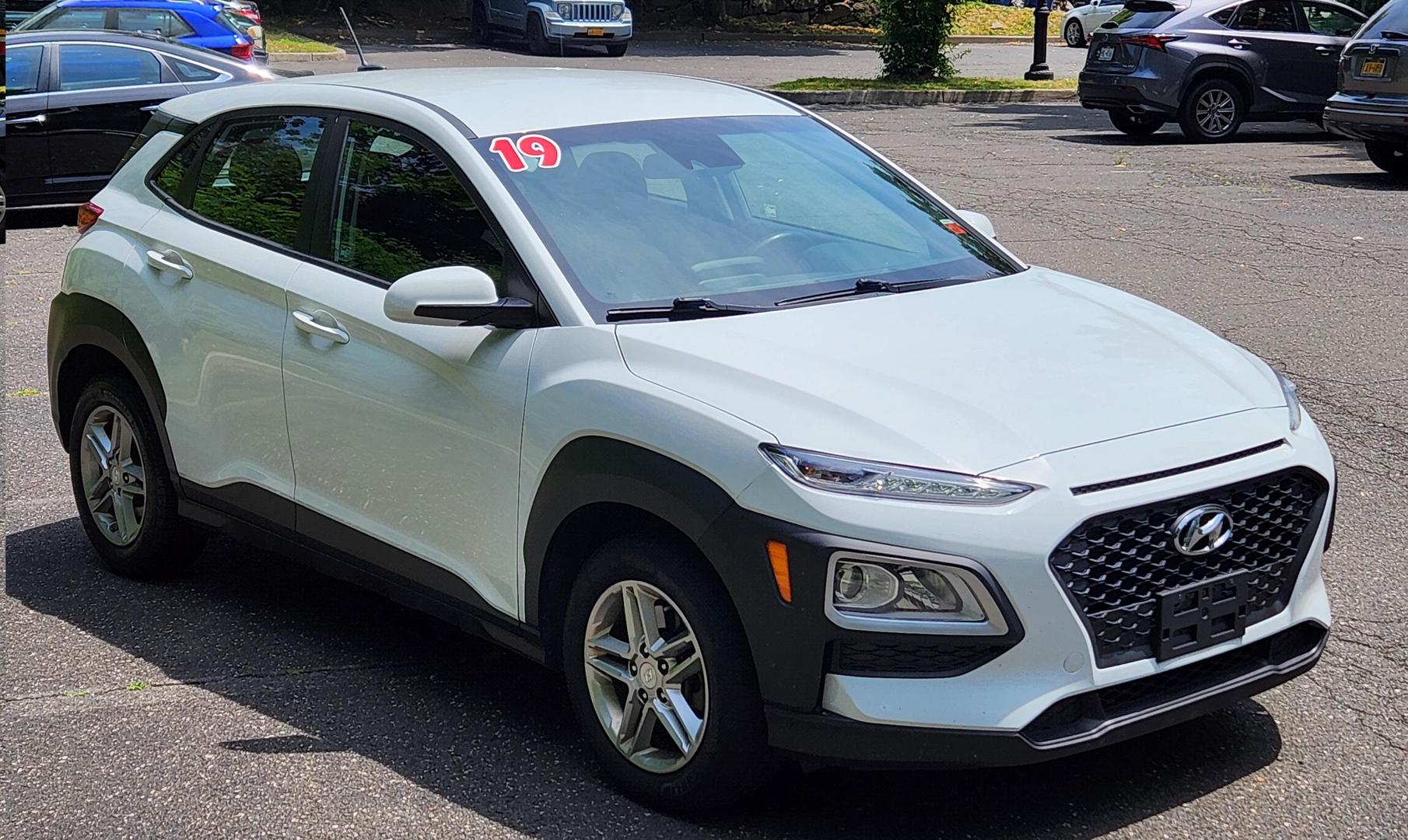 2019 Hyundai Kona SE photo 2