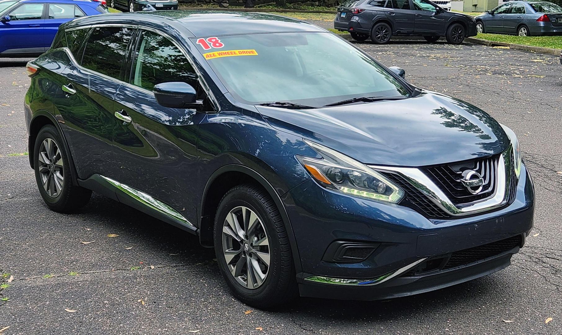 2018 Nissan Murano S photo 2