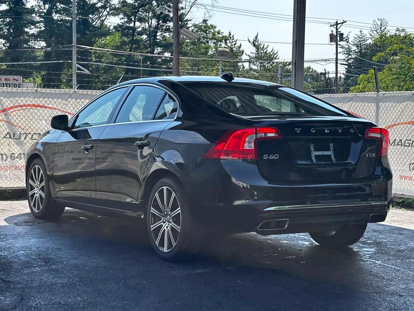 2018 Volvo S60 - Image 7