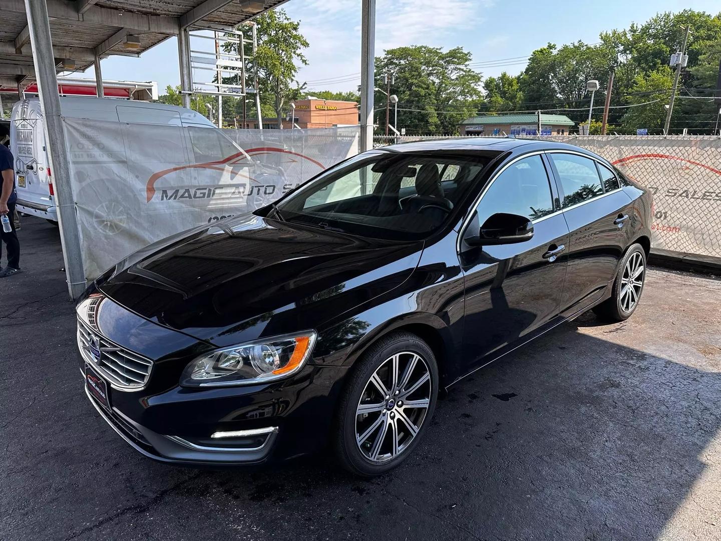 2018 Volvo S60 - Image 11