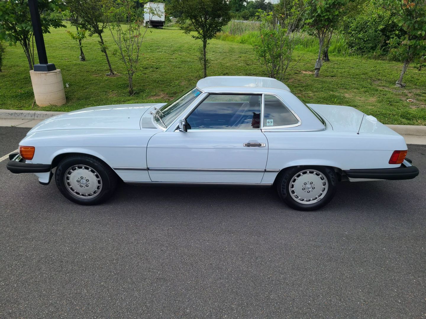 1989 Mercedes-Benz 560