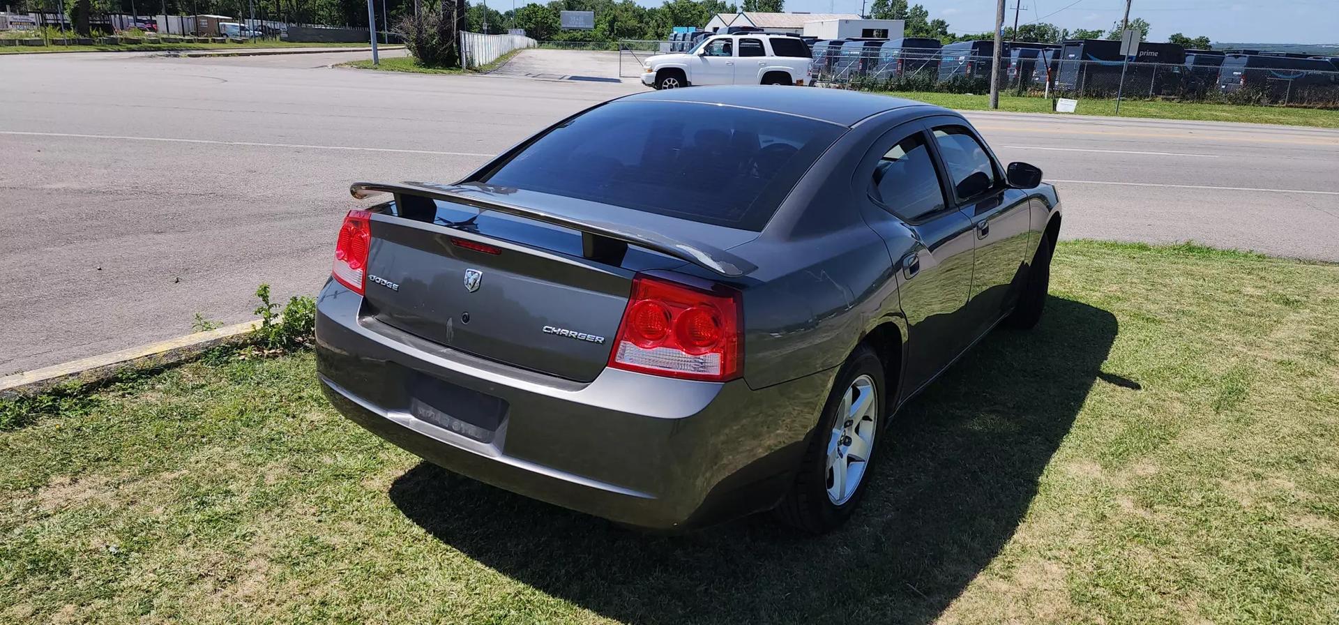 2009 Dodge Charger SE photo 5