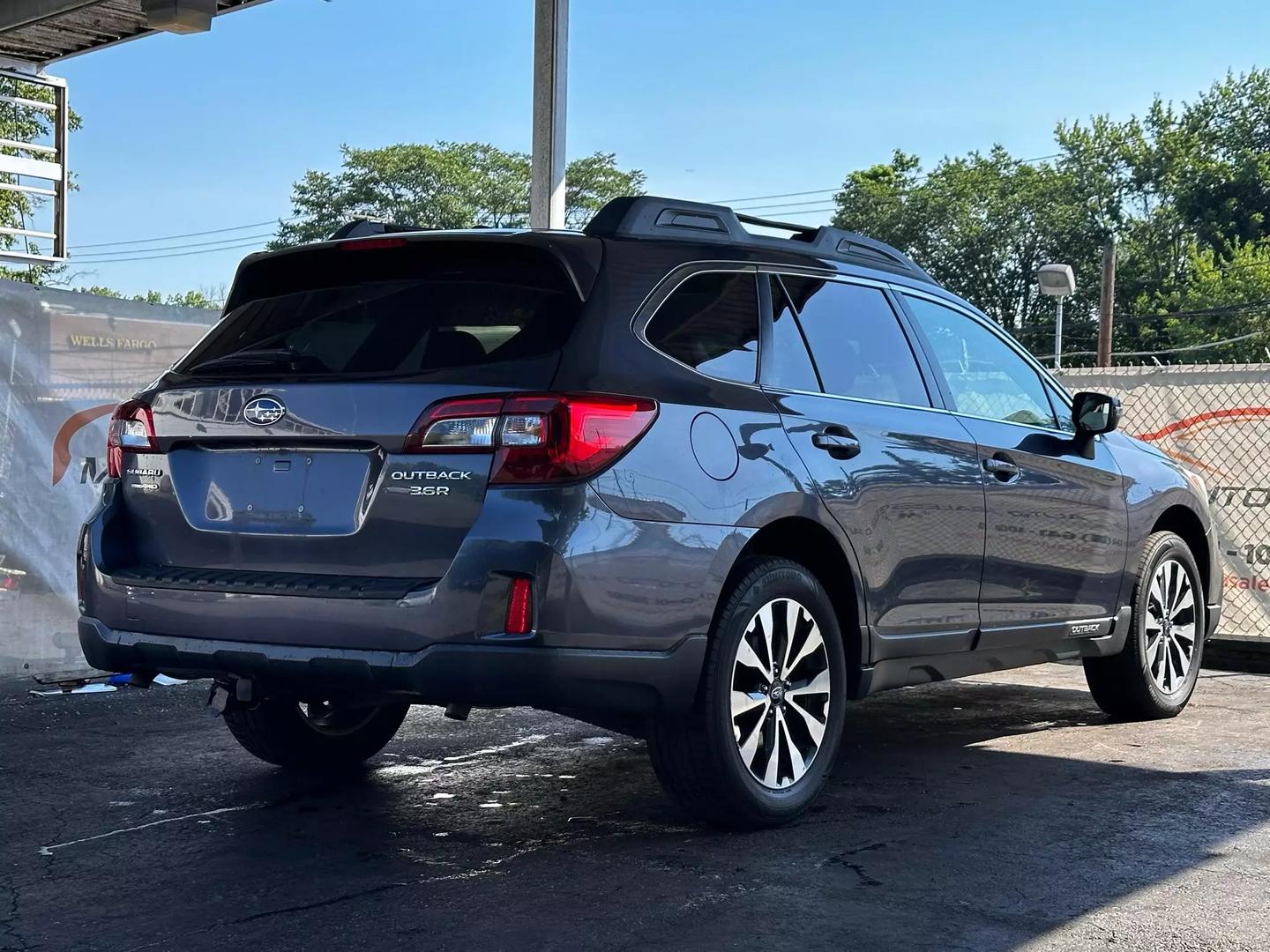 2015 Subaru Outback - Image 9