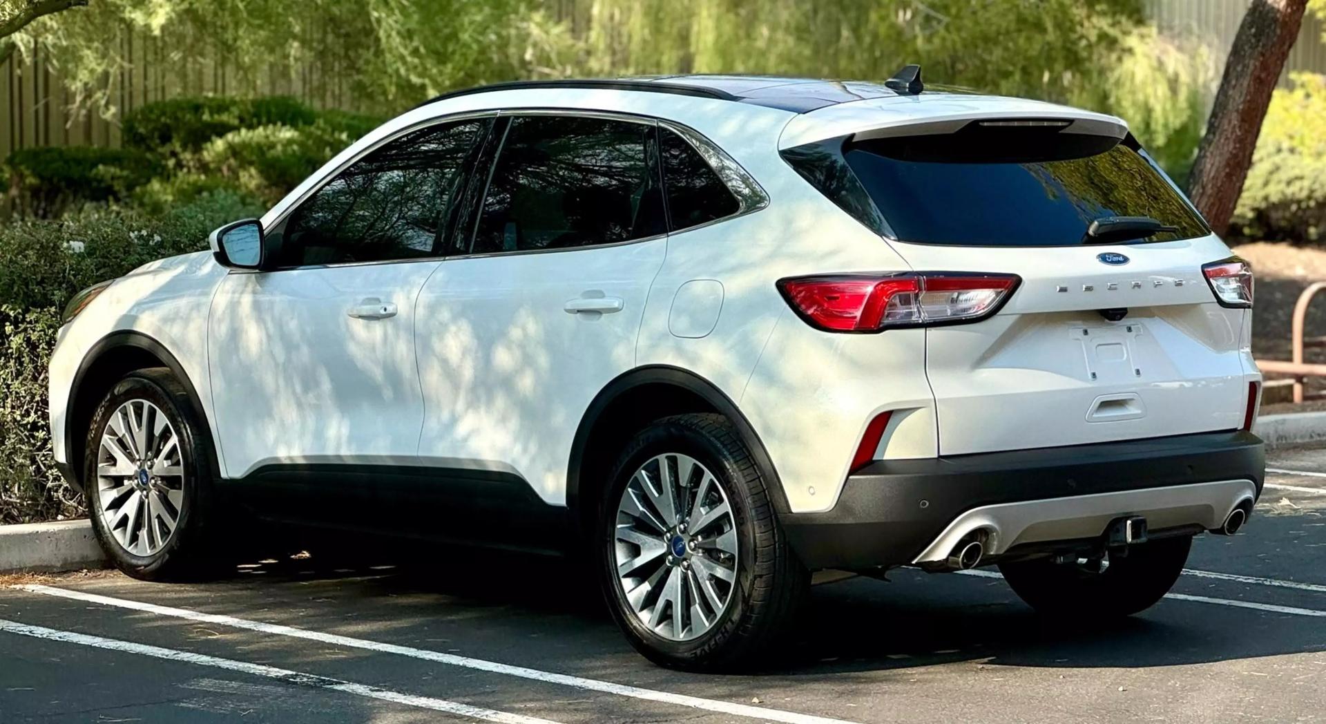 2022 Ford Escape Titanium photo 6