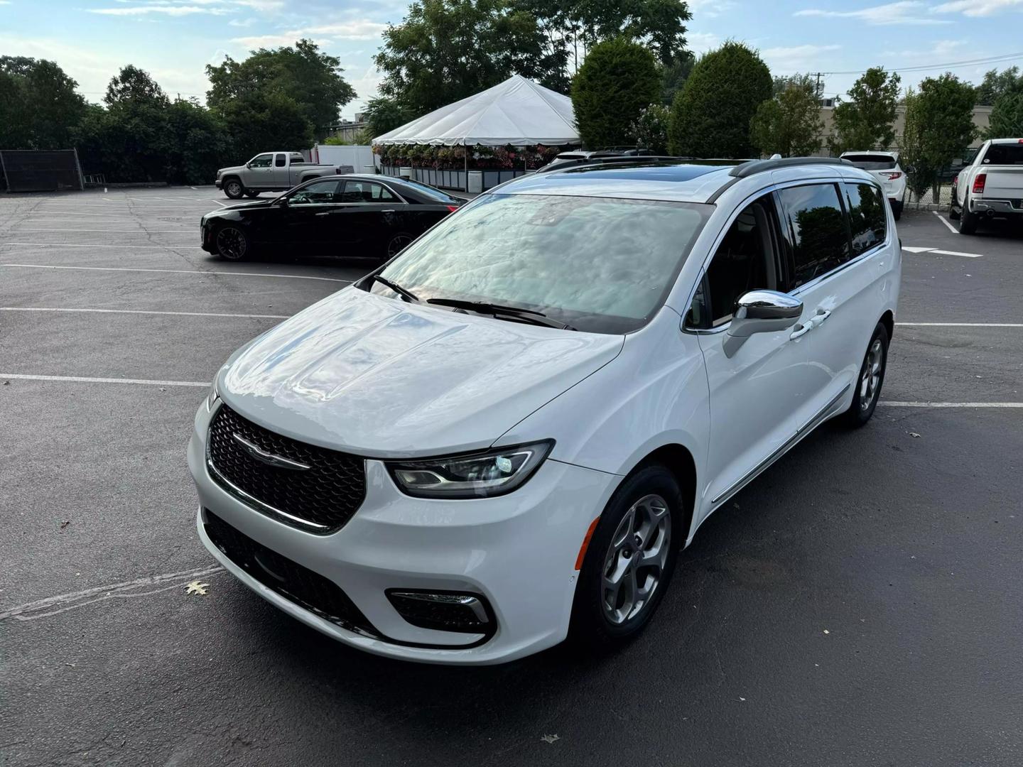 2022 Chrysler Pacifica Limited photo 14