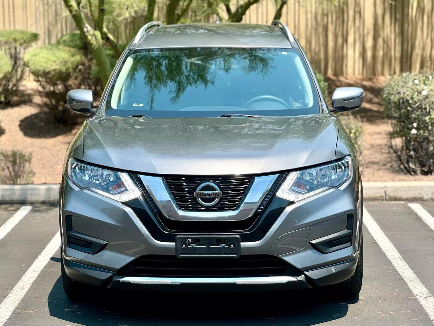 2019 Nissan Rogue SV photo 2