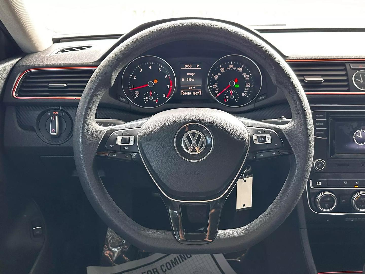 2016 Volkswagen Passat - Image 22