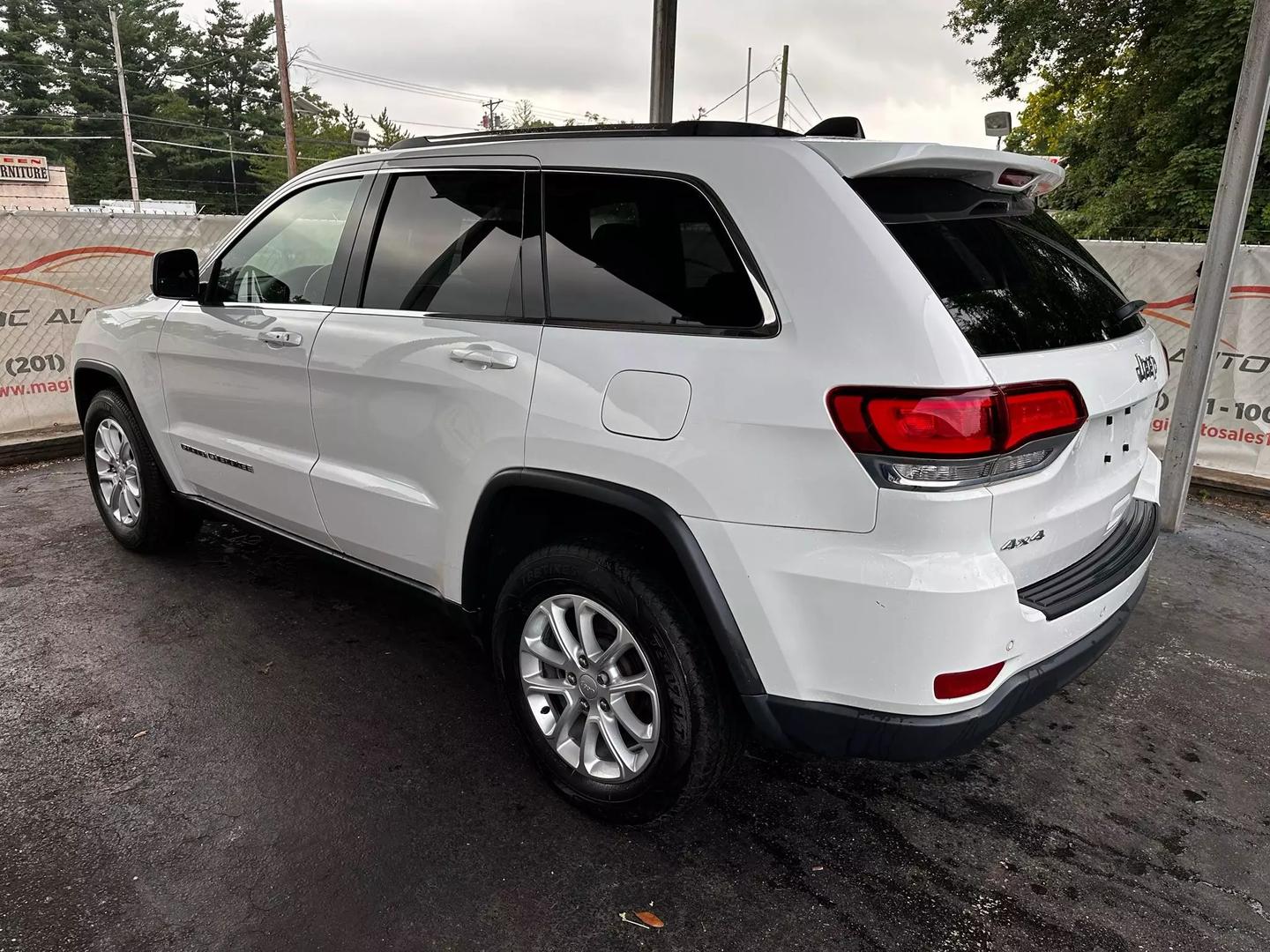 2021 Jeep Grand Cherokee - Image 13