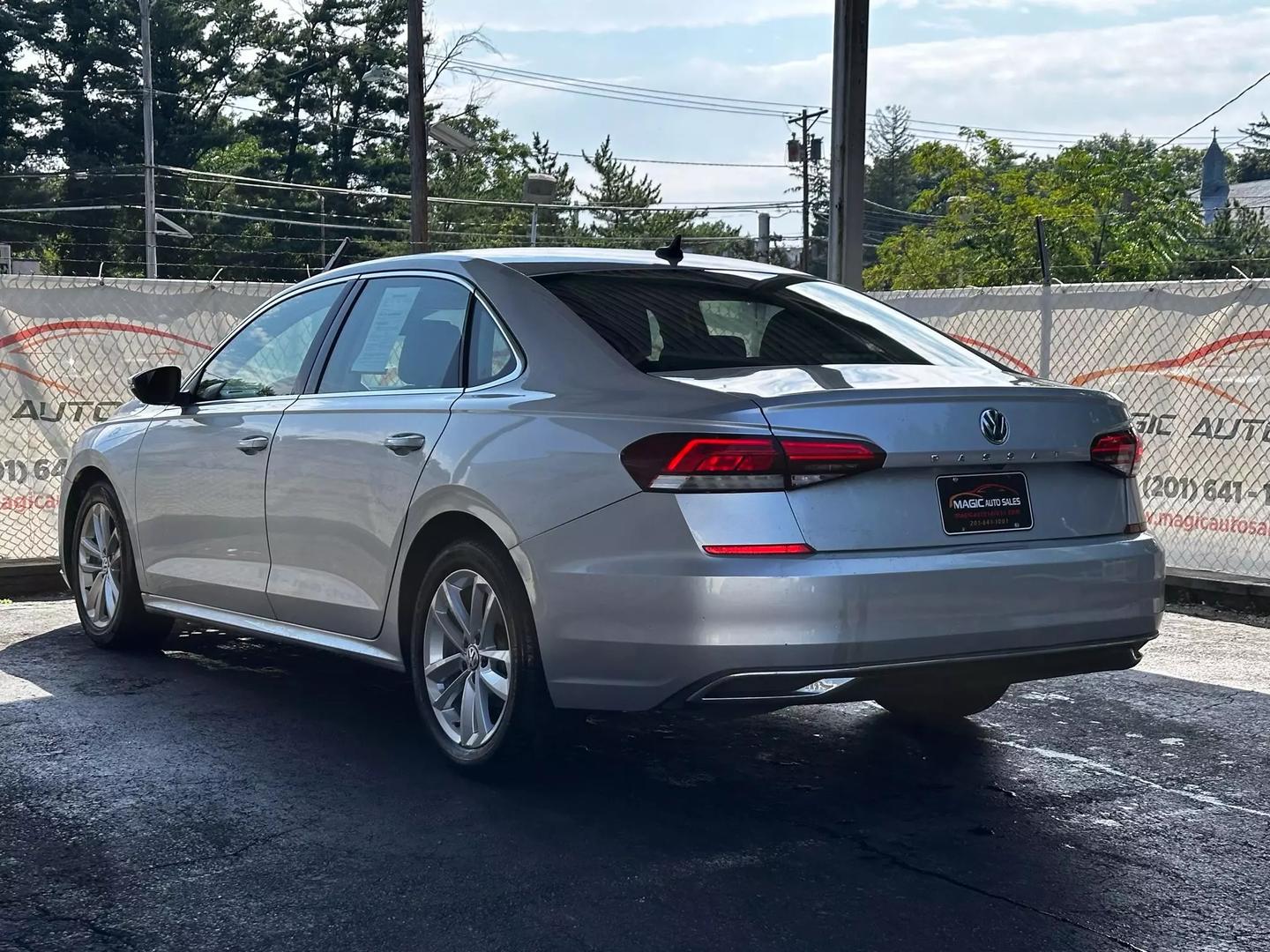 2020 Volkswagen Passat - Image 7