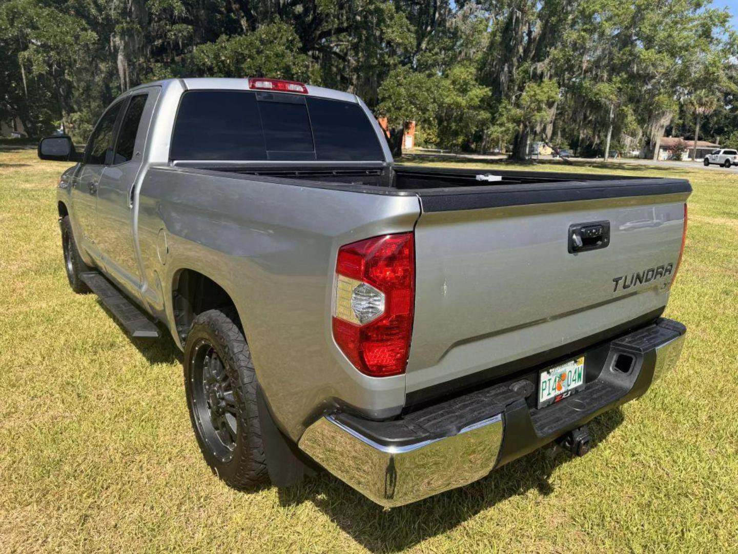 2015 Toyota Tundra SR5 photo 3