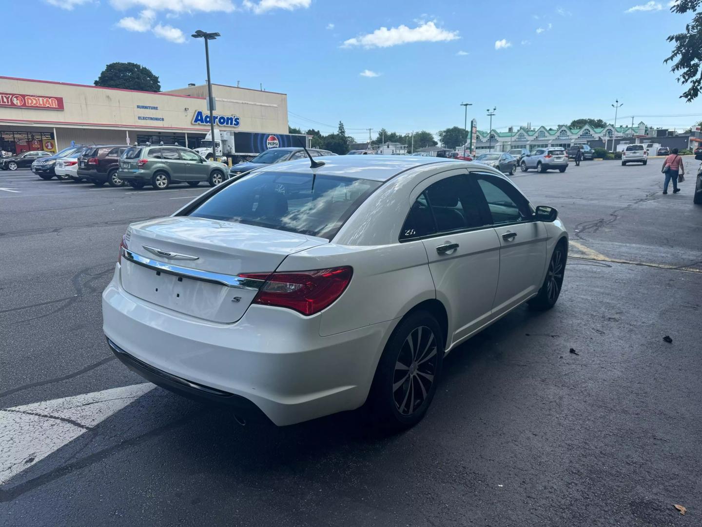 2014 Chrysler 200 Limited photo 4