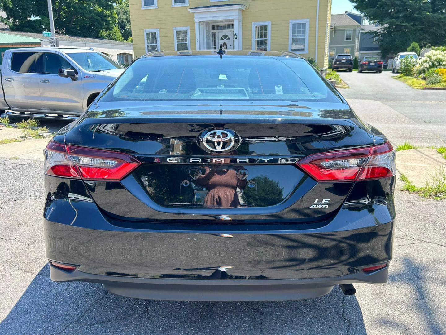 2021 Toyota Camry LE photo 6