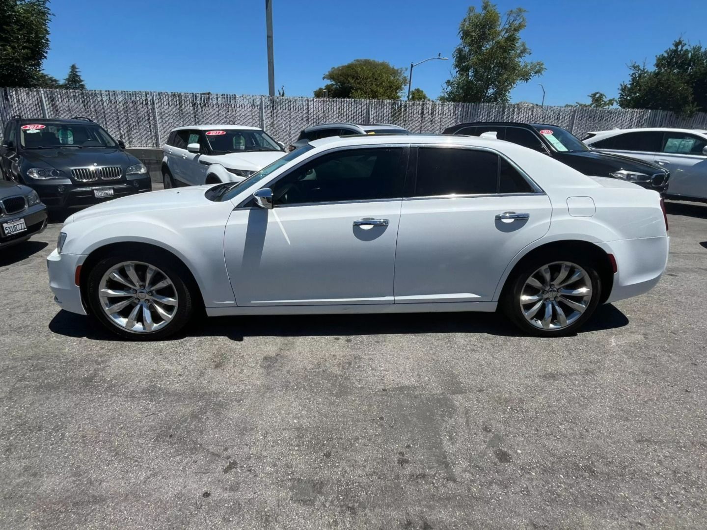 2019 Chrysler 300  Vin: 2c3ccaeg5kh585953 Stock Id: 585953 - Image 4