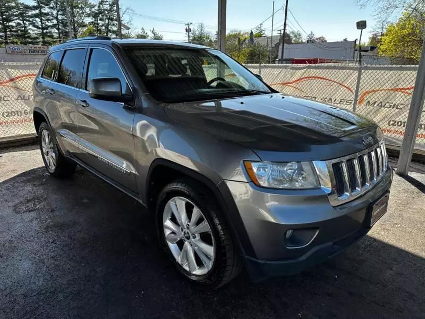 2013 Jeep Grand Cherokee - Image 10