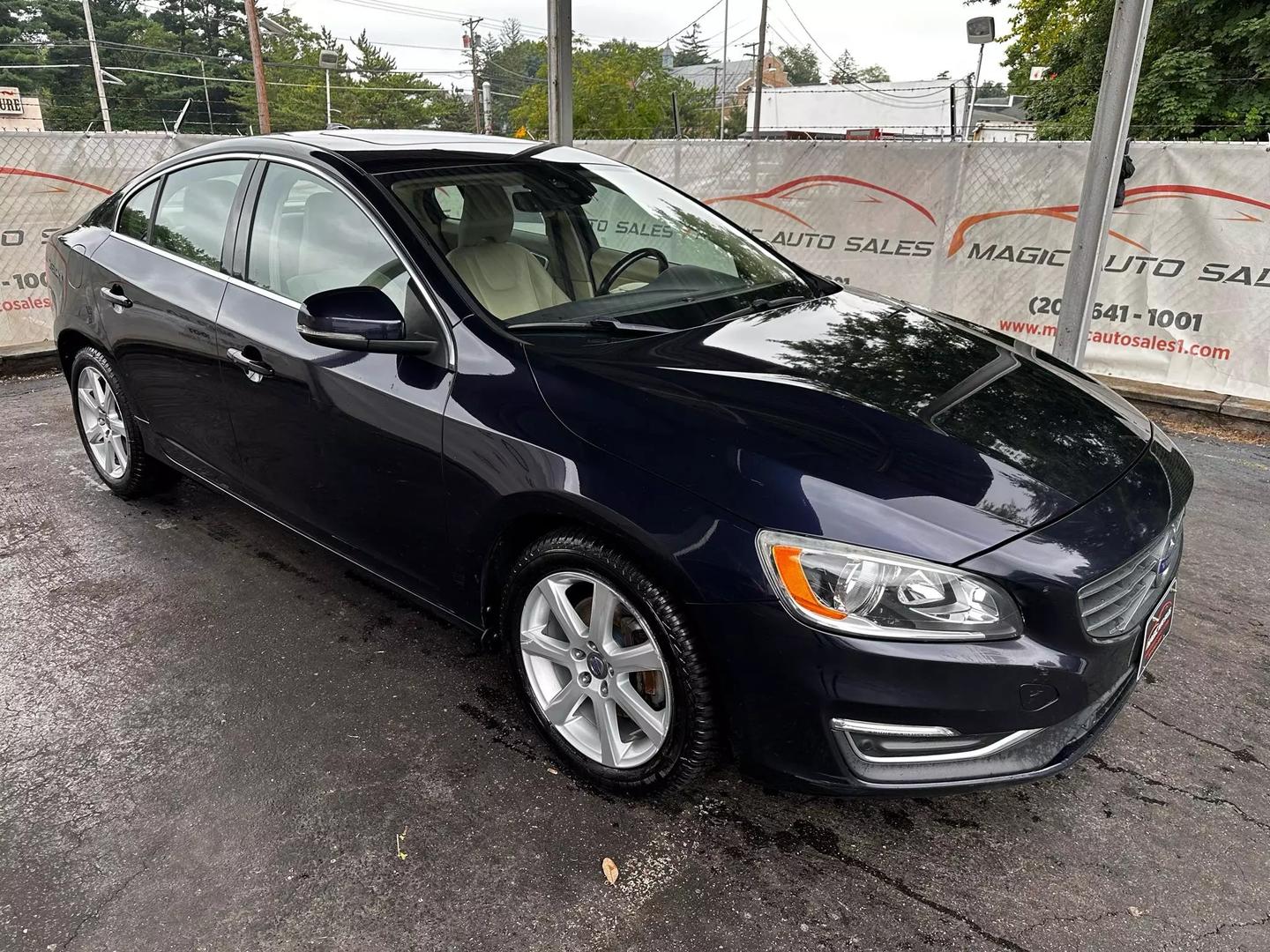 2016 Volvo S60 - Image 10