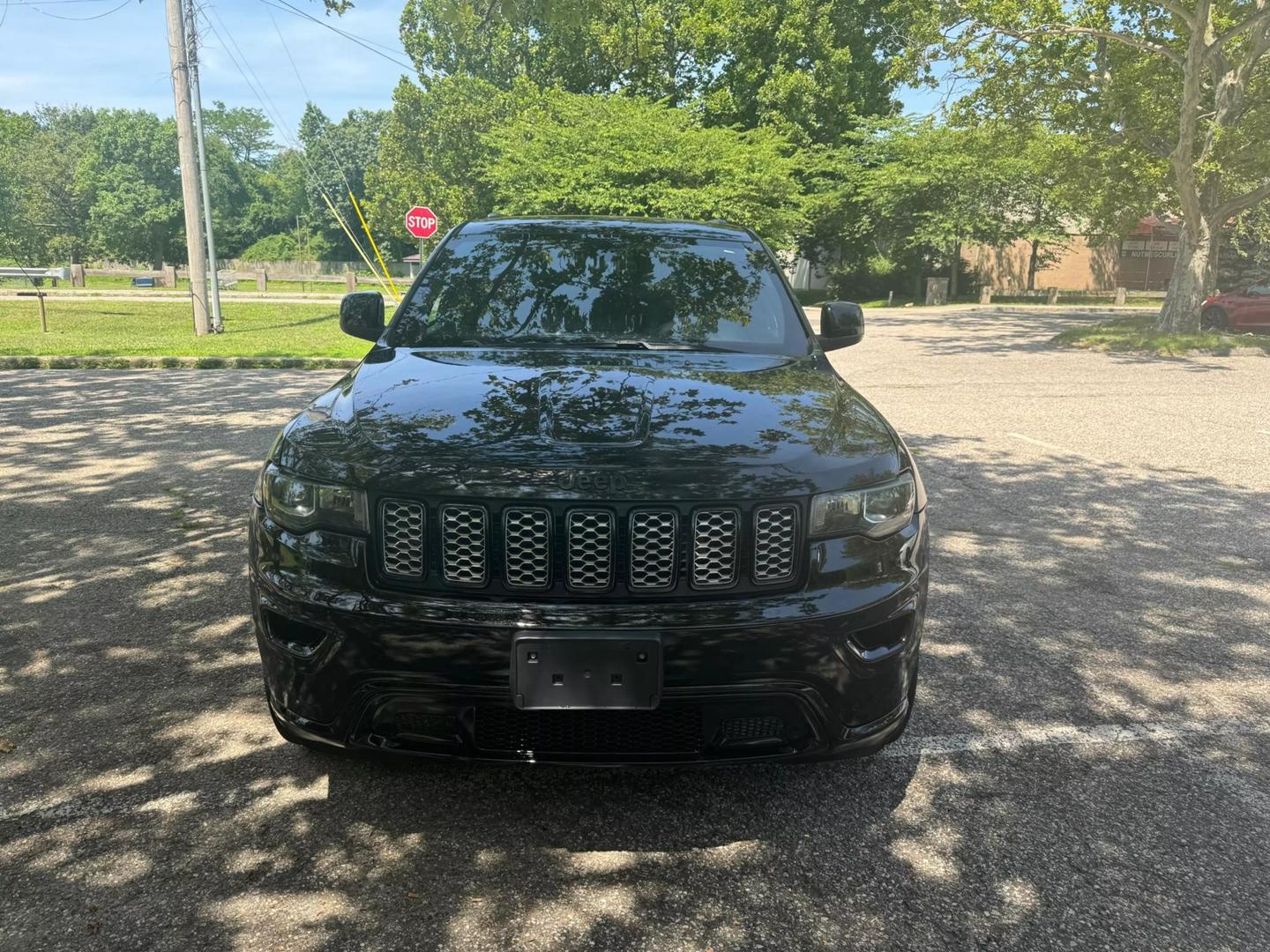 2018 Jeep Grand Cherokee Altitude photo 3