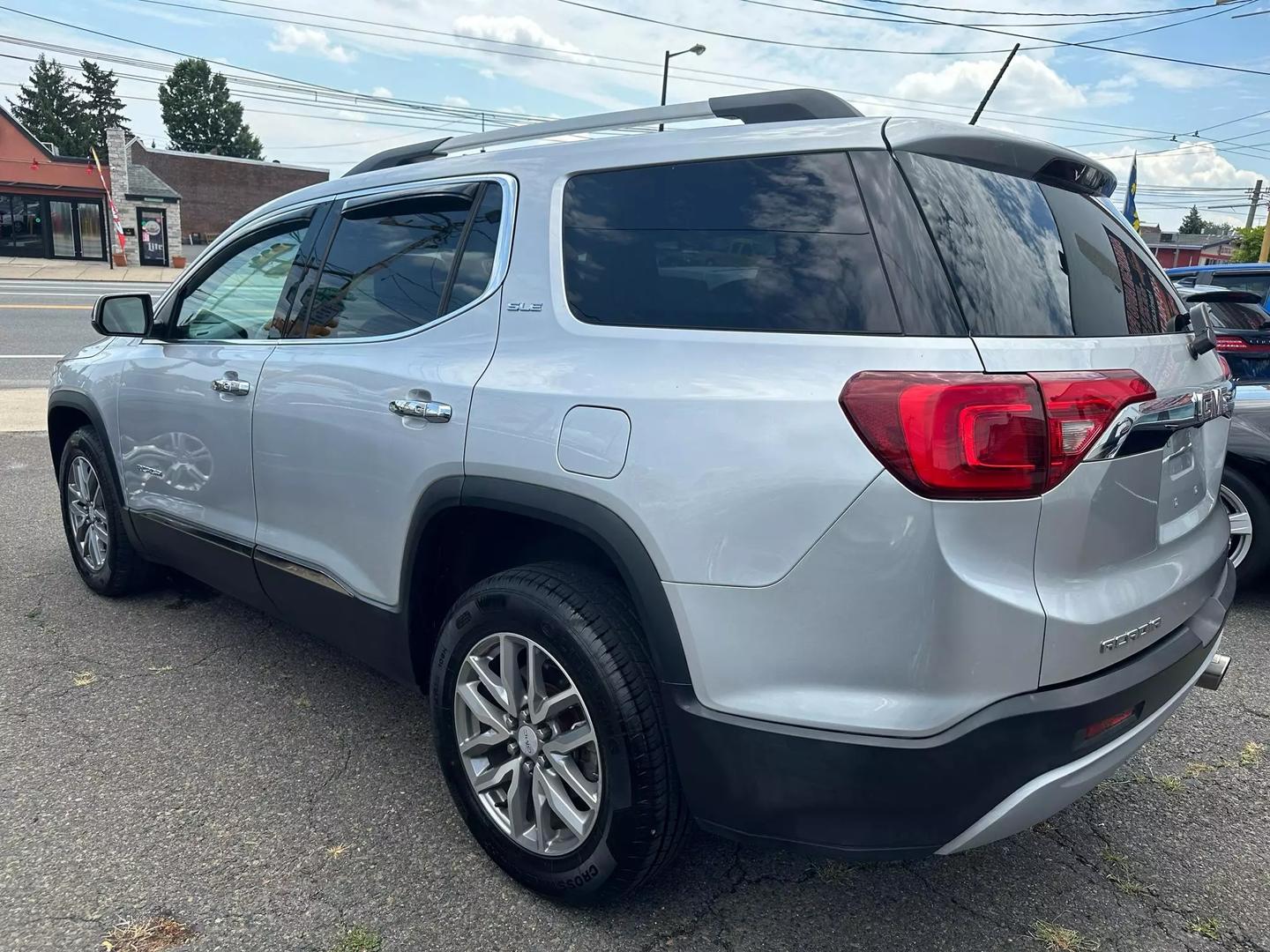 2017 GMC Acadia SUV showcasing its sleek design and modern features, perfect for family adventures and everyday driving.