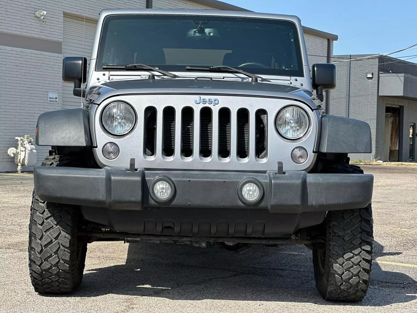 2015 Jeep Wrangler - Image 12