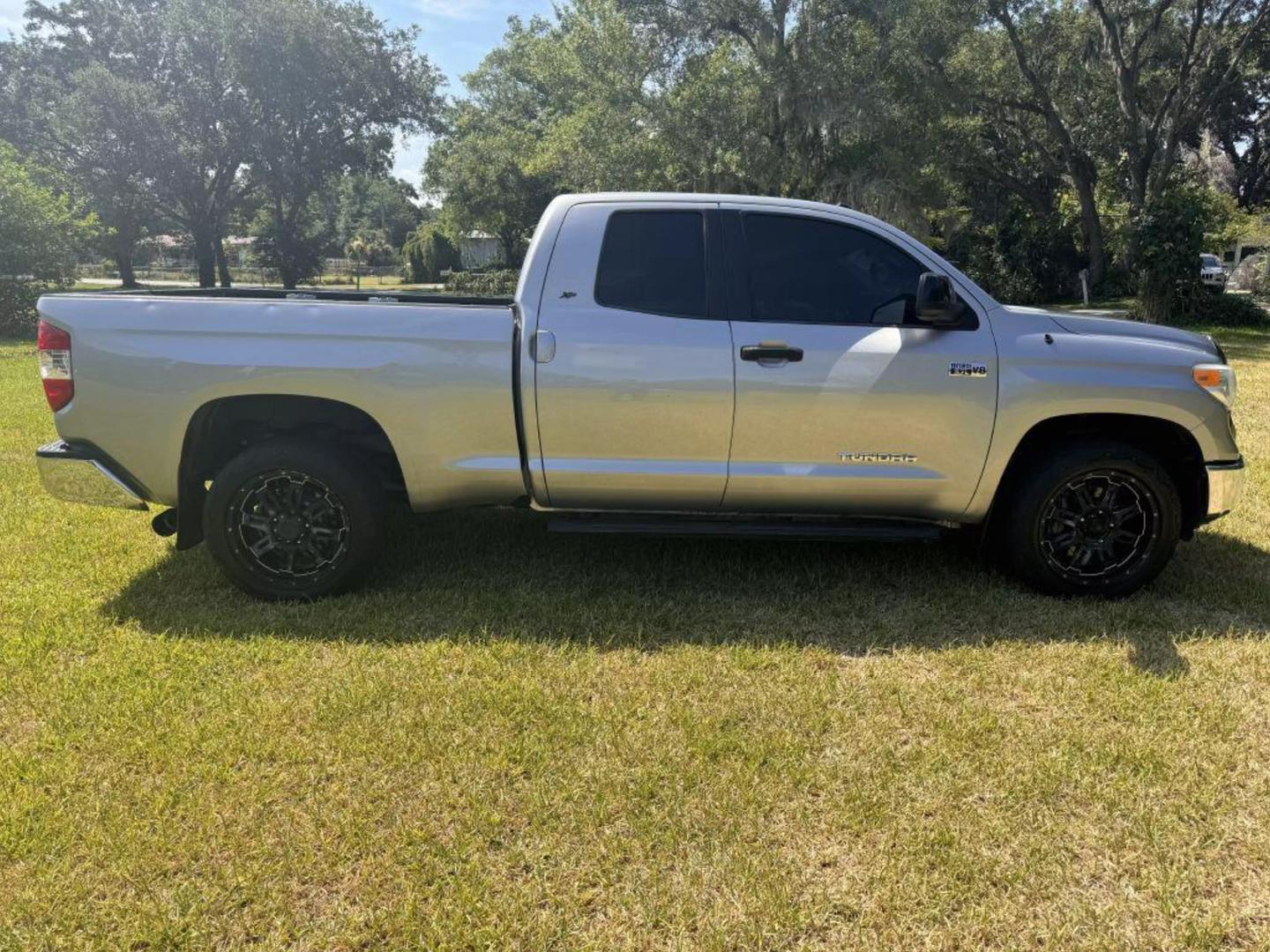 2015 Toyota Tundra SR5 photo 6