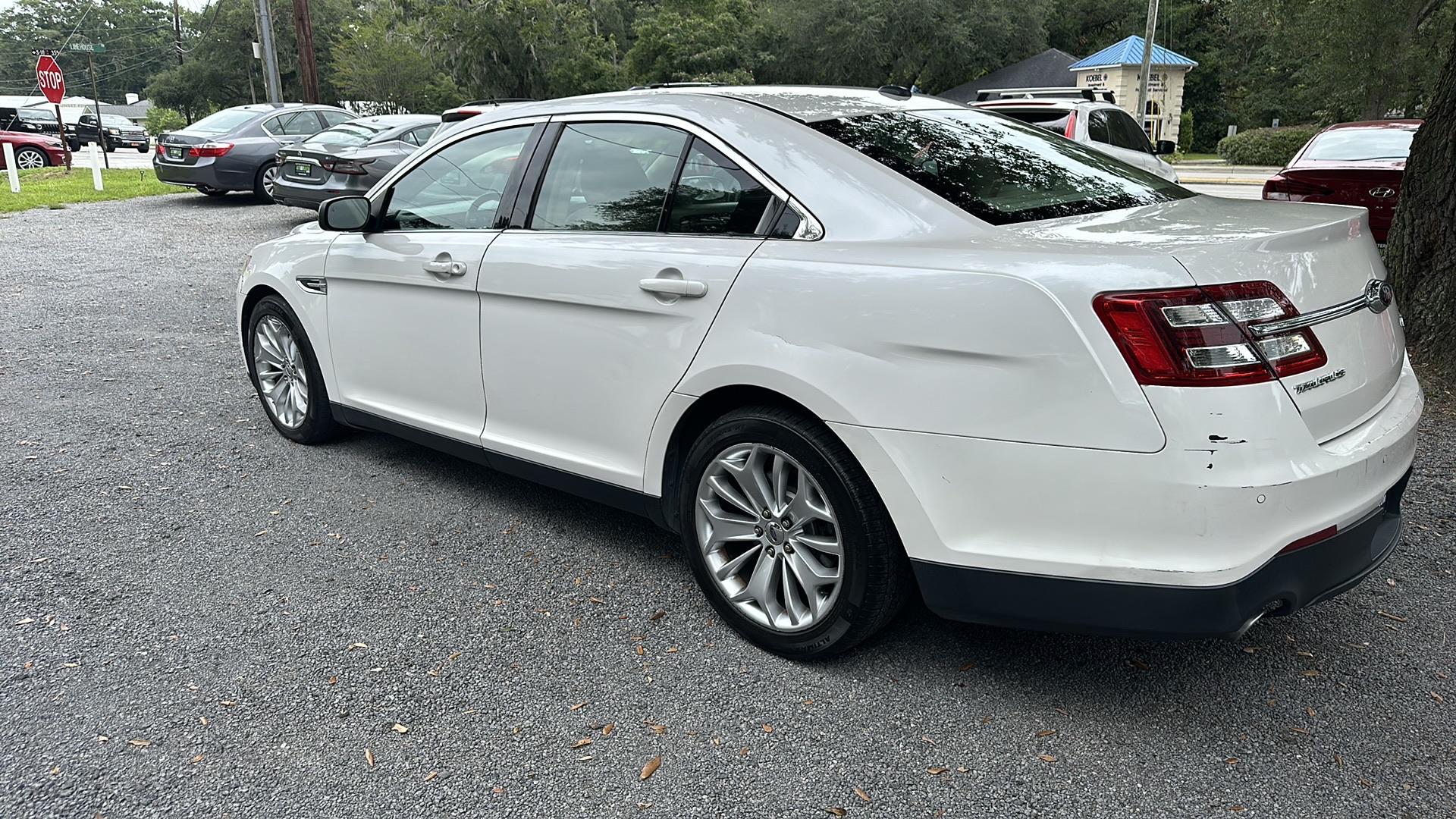 2014 Ford Taurus Limited photo 4